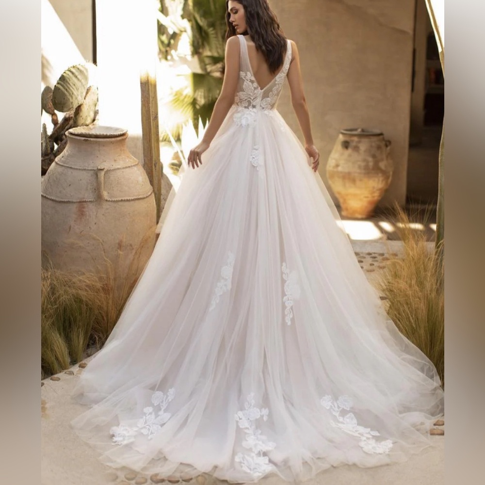 Pronovias Garner Wedding Dress with Blush underlay, lace and tulle wedding dress